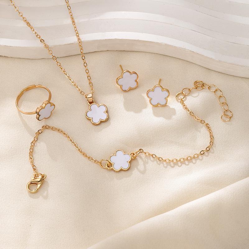 Elegant Clover Black Enamel Jewelry Set