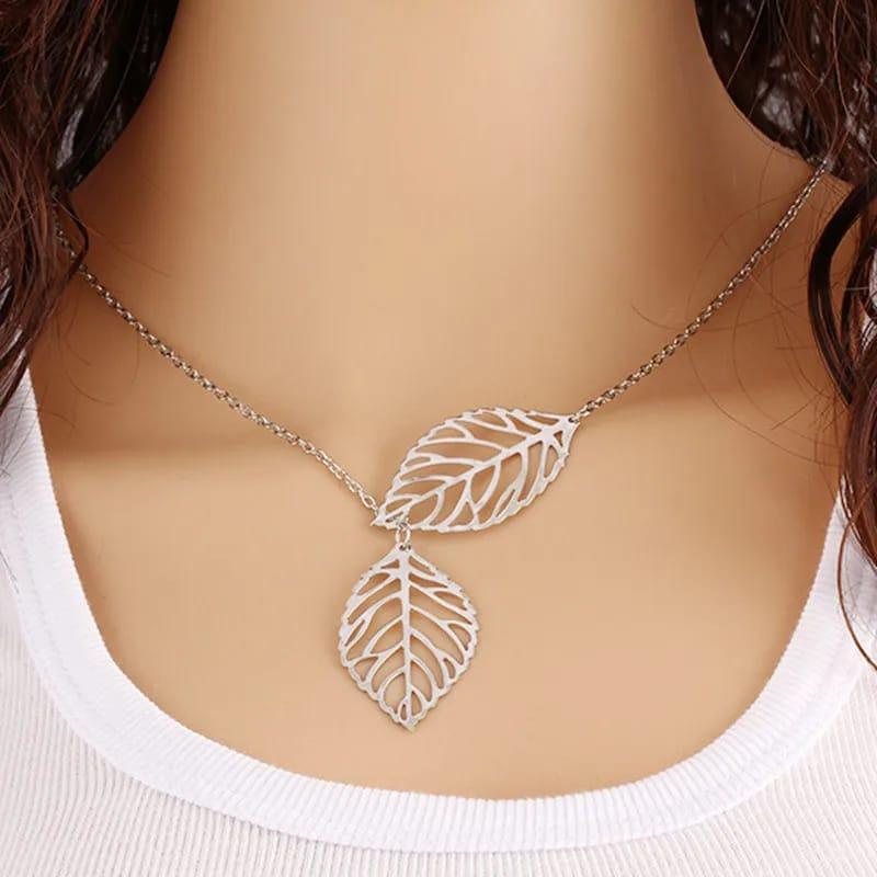 Elegant Leaf Pendant Necklace