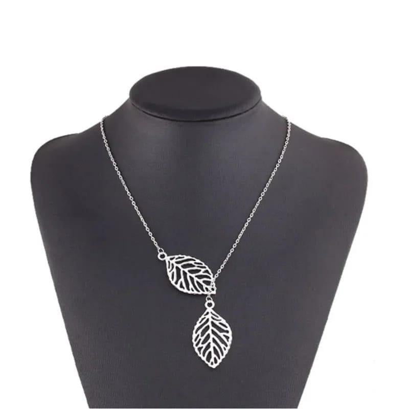 Elegant Leaf Pendant Necklace
