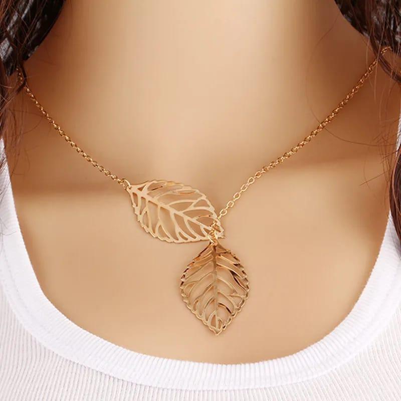 Elegant Leaf Pendant Necklace