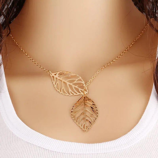 Elegant Leaf Pendant Necklace